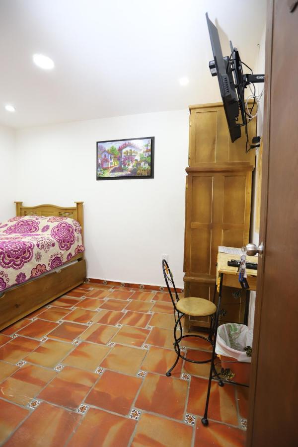 Hotel Boutique Casa Elefante Guadalajara Bagian luar foto